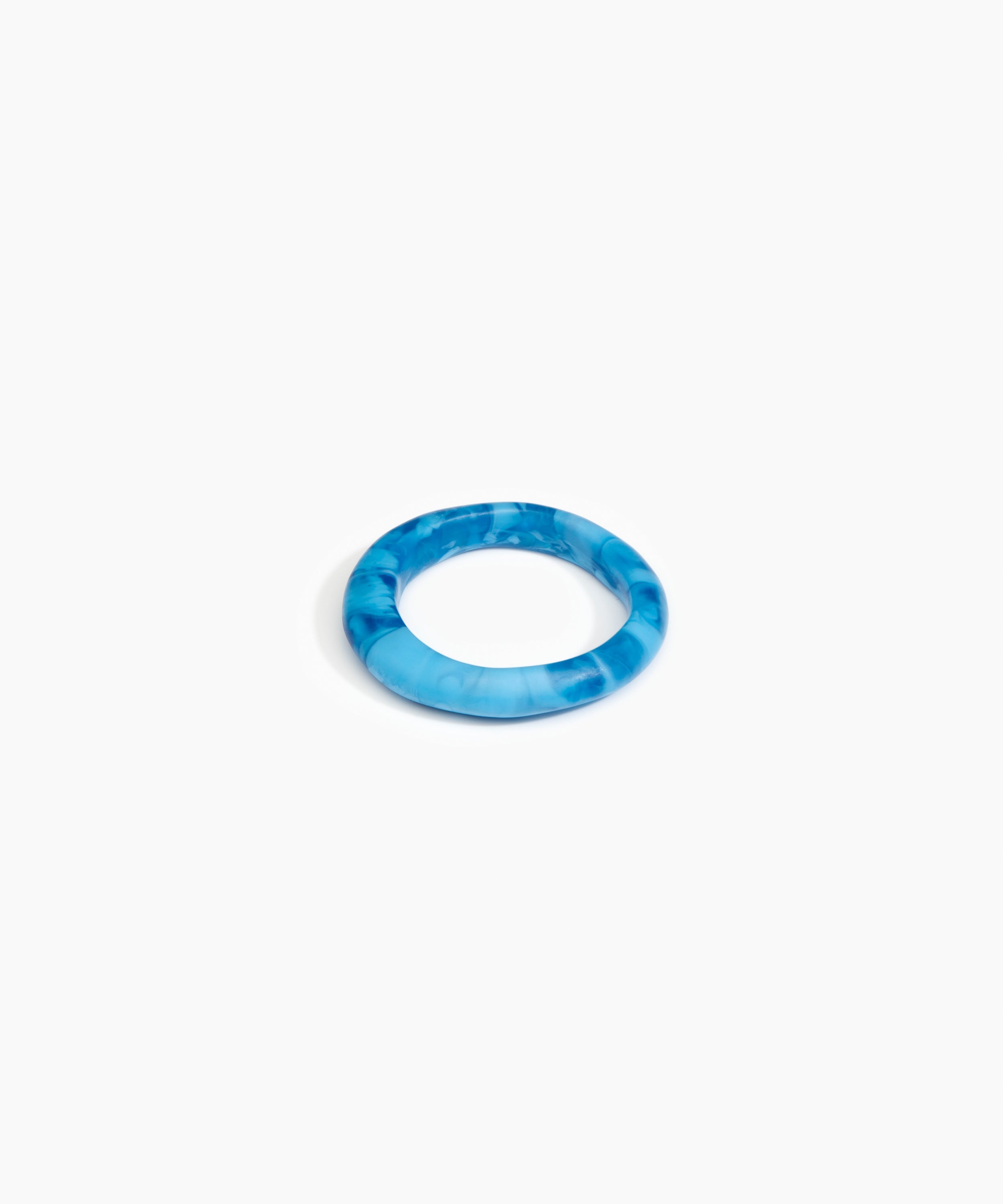 Dinosaur Designs Small Organic Bangle in Sky Colour resin with Regular Fit