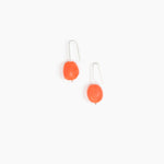 Dinosaur Designs Earth Wire Earrings in Lychee Colour resin with 925 Sterling Silver Material