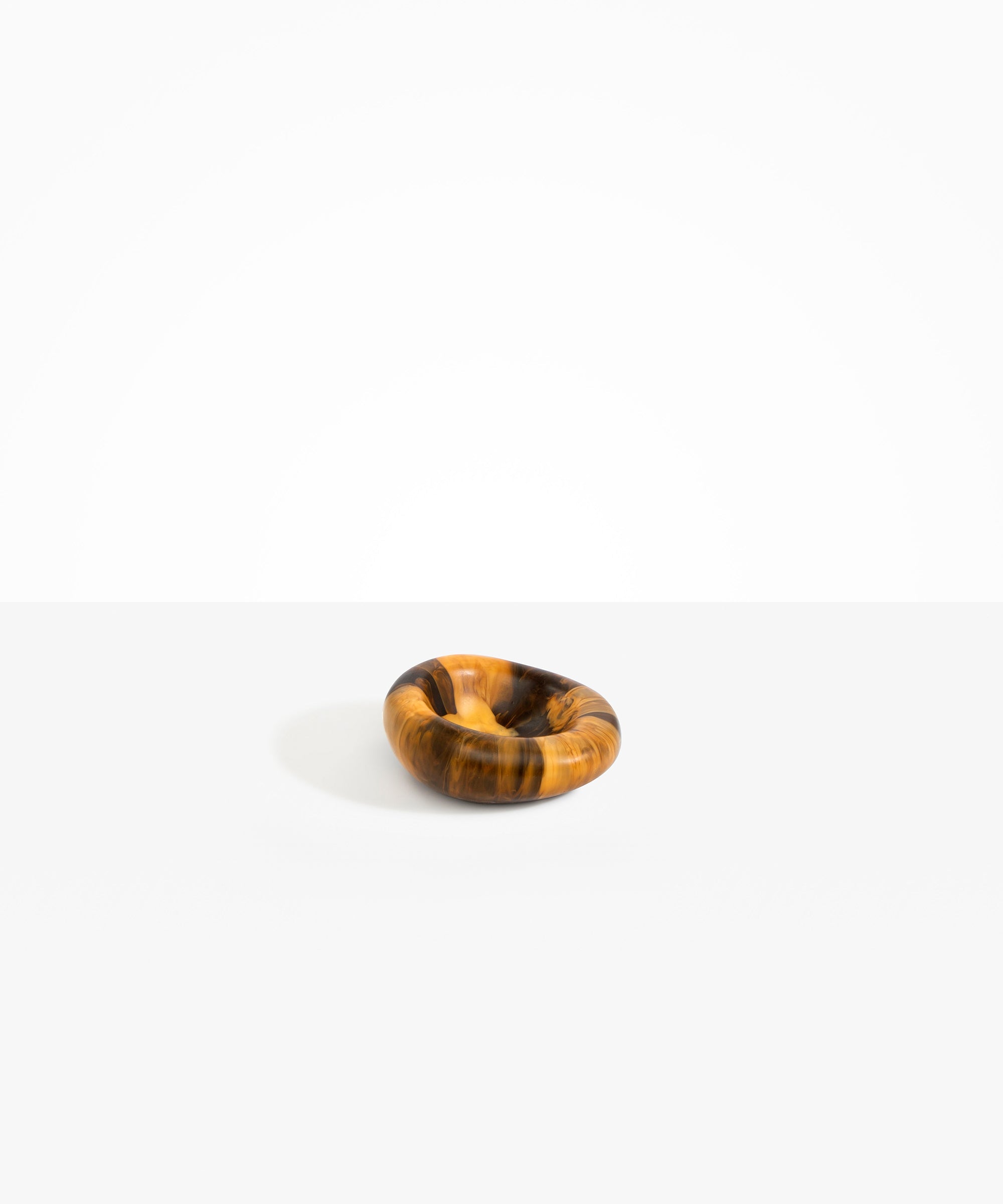 Dinosaur Designs Medium Drift Dish in Dark Horn Colour resin