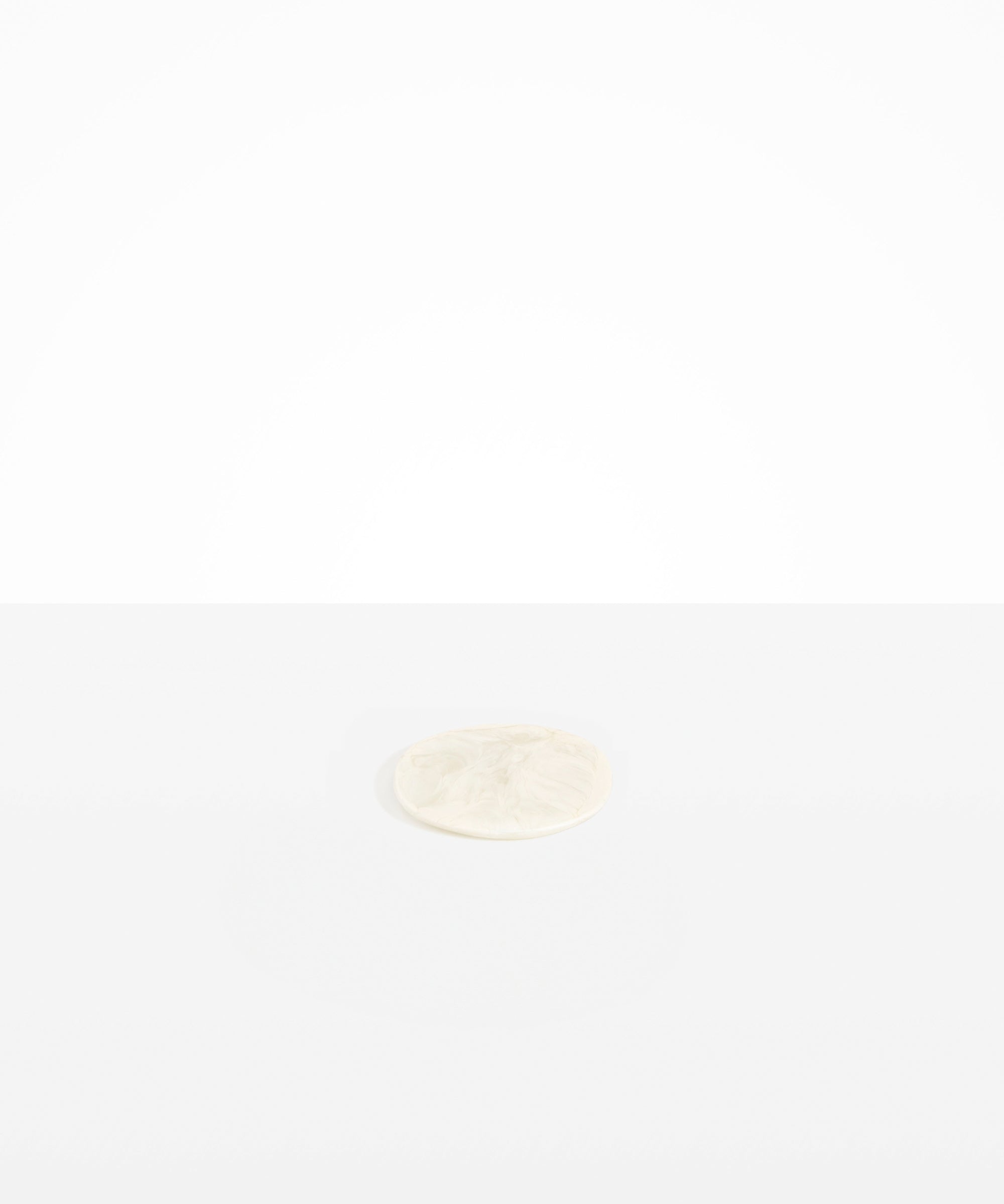 Dinosaur Designs Boulder Coaster in Chalk Swirl Colour resin