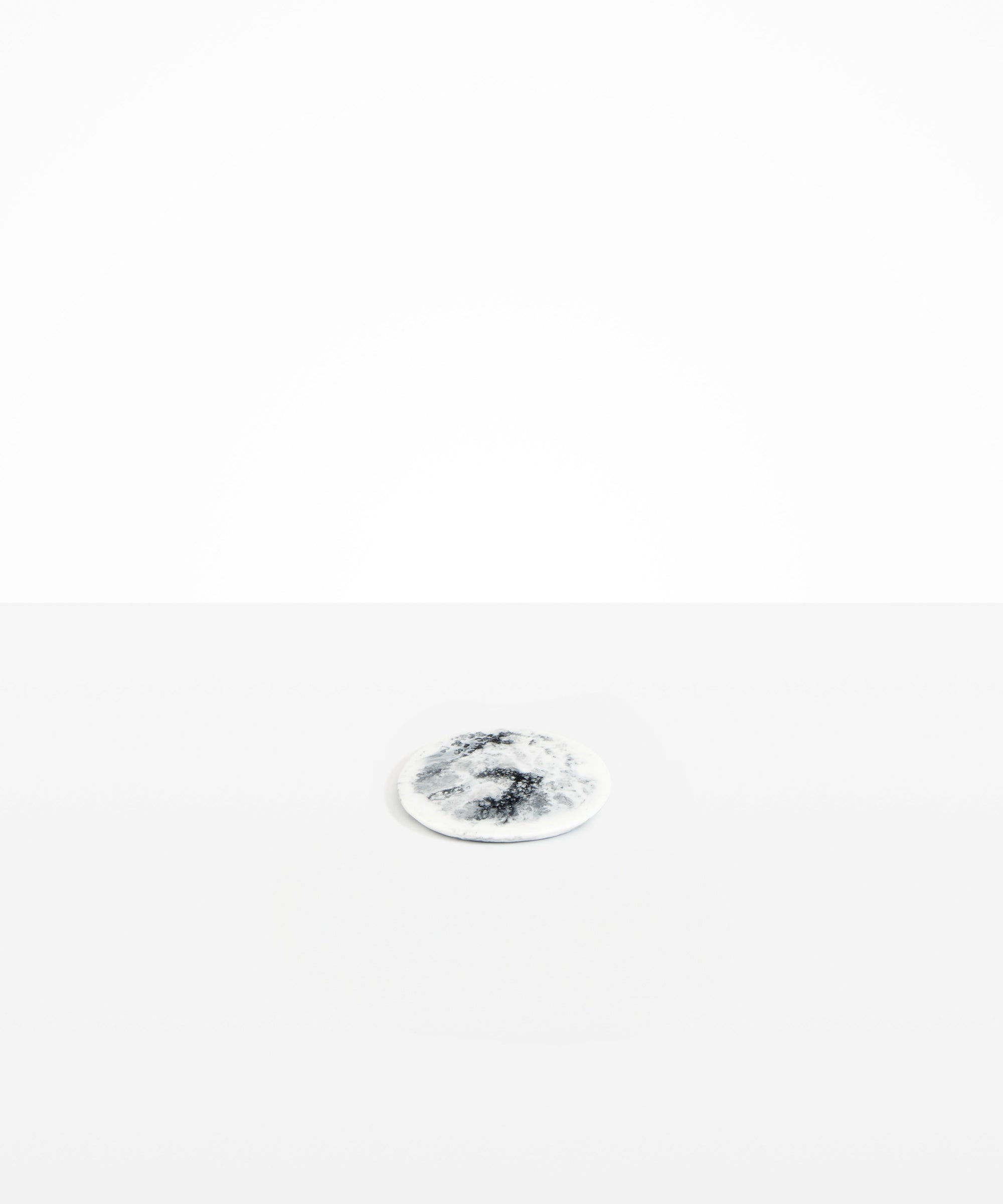Dinosaur Designs Boulder Coaster in White Marble Colour resin