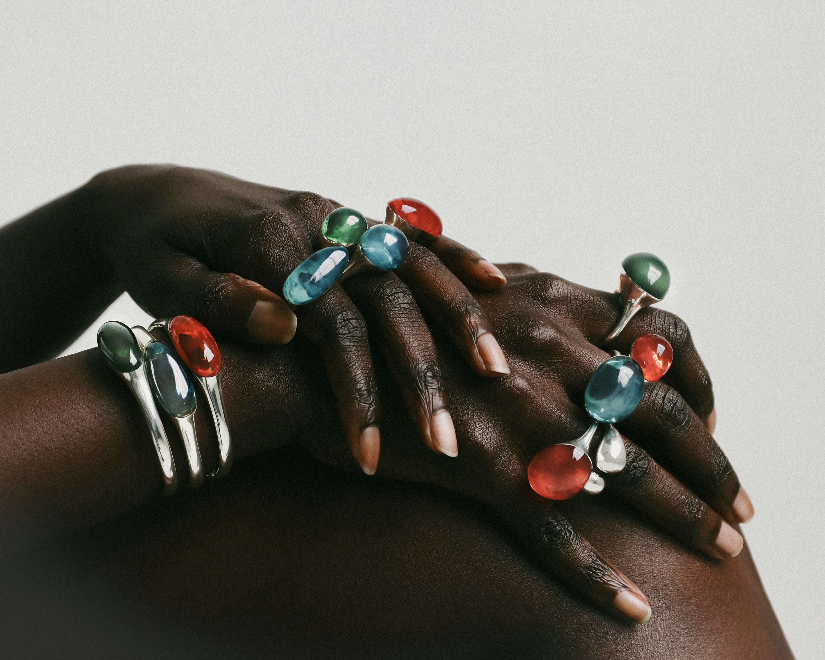 SILVER RINGS AND CUFFS WITH MULTICOLOUR RESIN