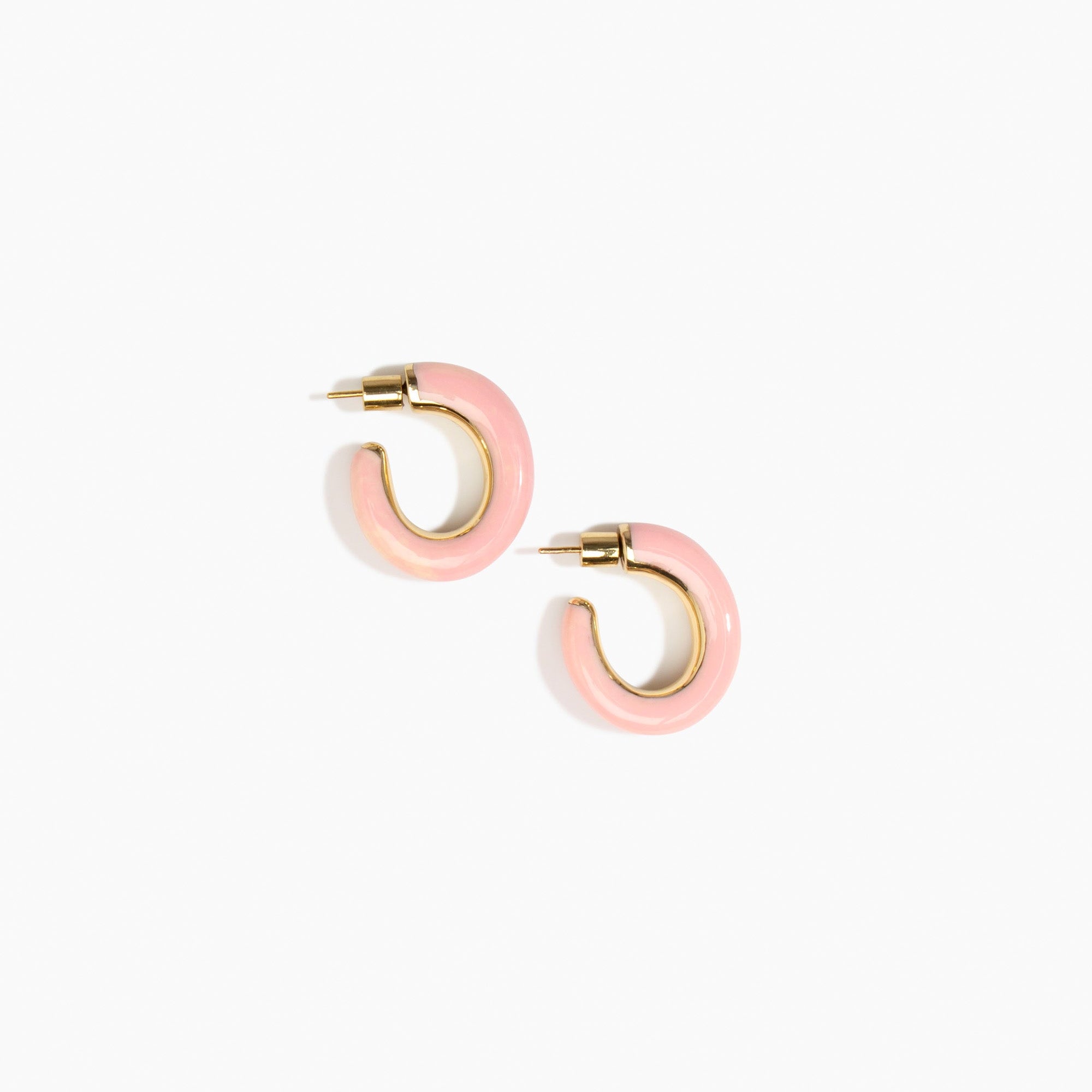Dinosaur Designs Medium Pebble Duo Hoop Earrings in Blossom — marbled pink and cream resin hoop earrings with polished brass inner face and stud fastening.