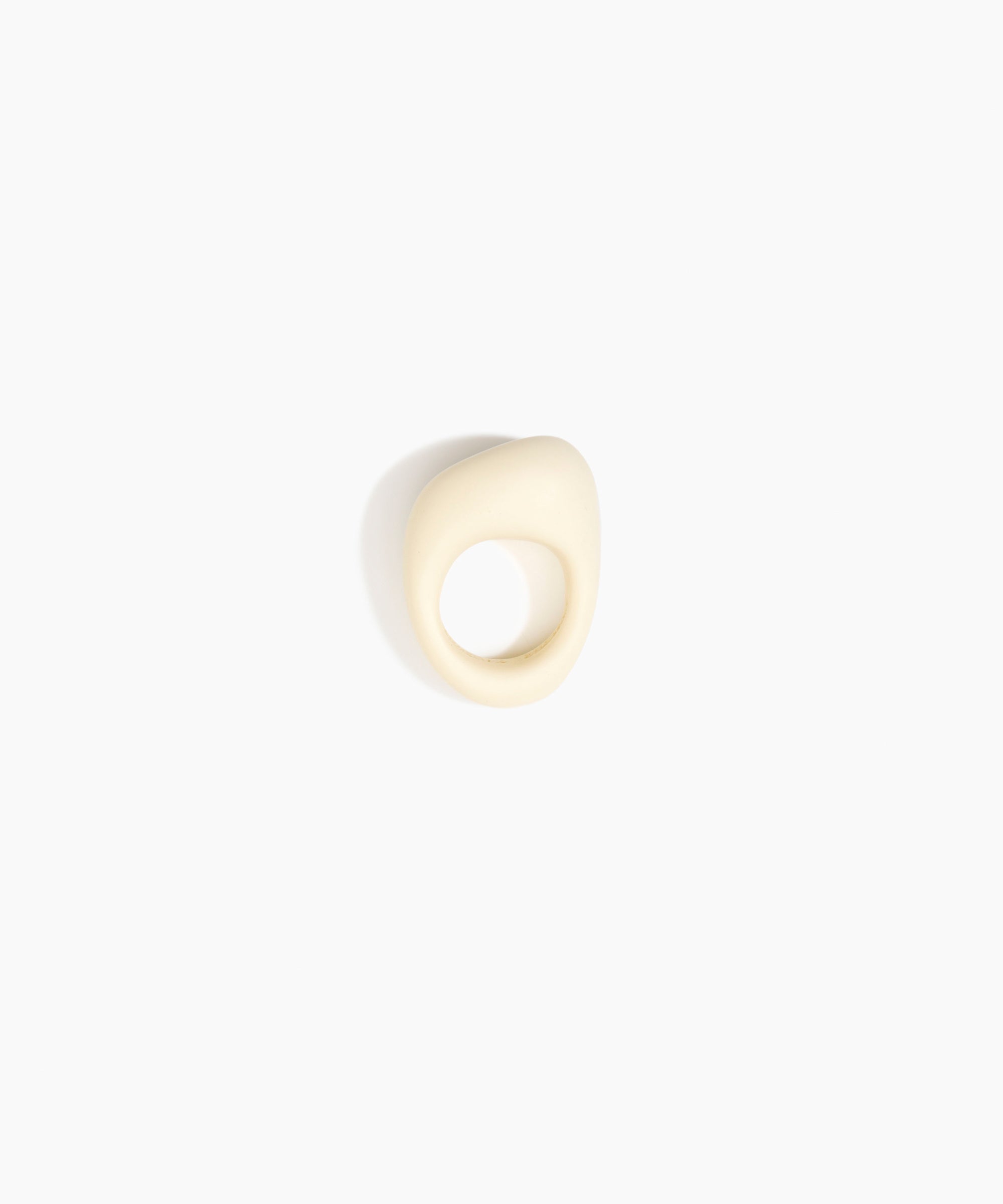 Dinosaur Designs RGPLNPEB Pebble Ring CREAM