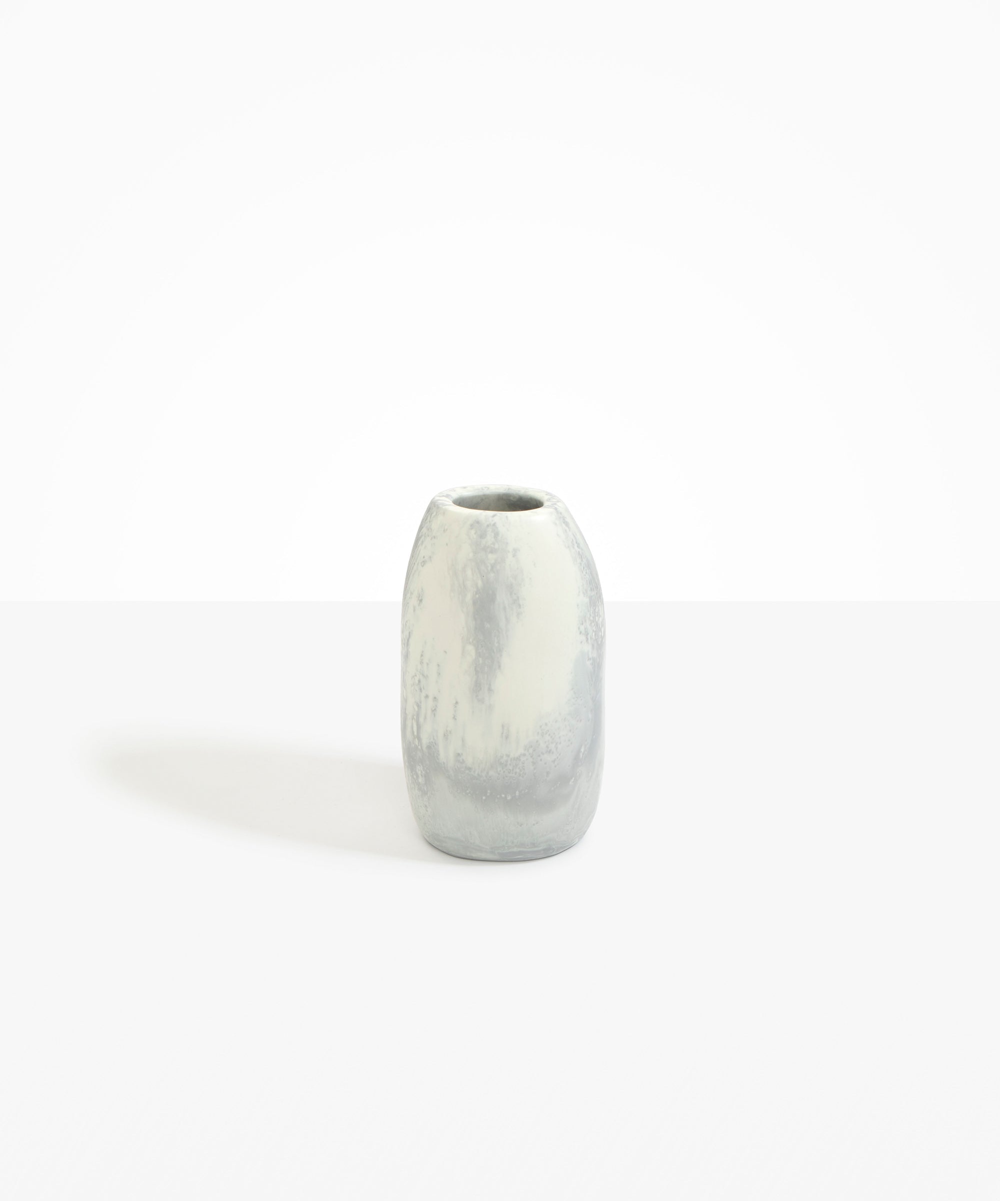 Dinosaur Designs VASPEBMED Medium Pebble Vase CLOUD.