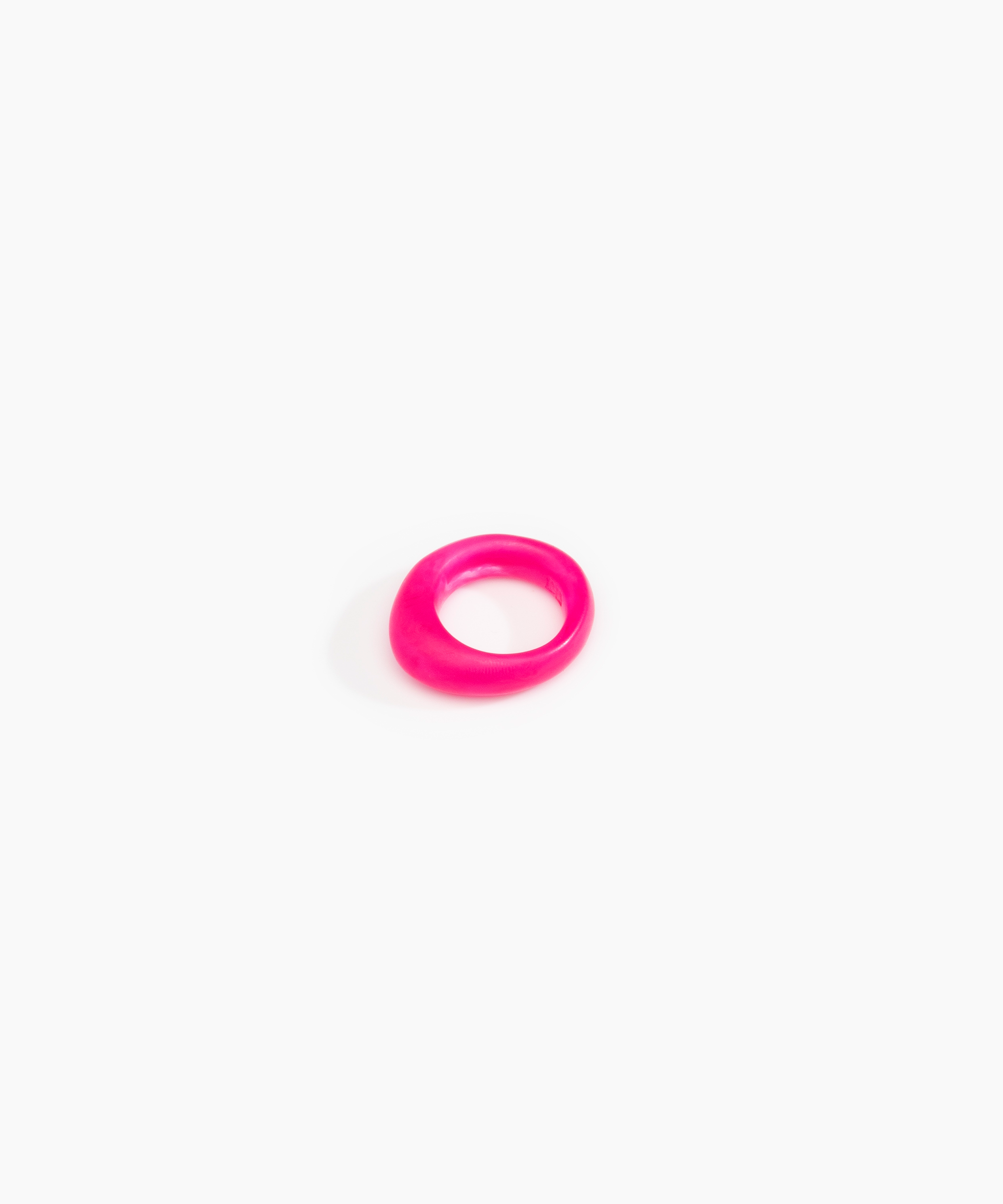 Dinosaur Designs Slate Ring in Flamingo Colour resin with Regular Fit.