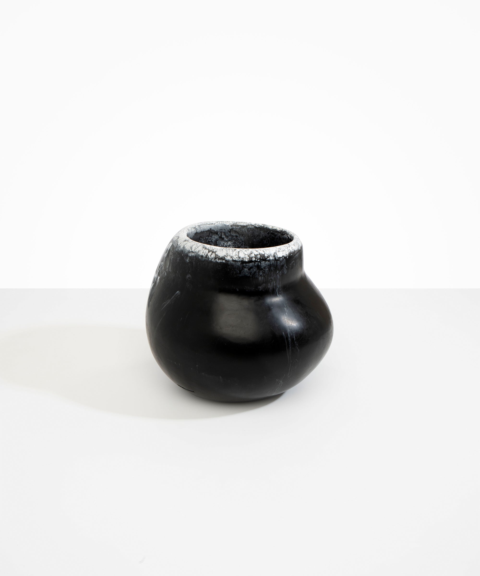 Dinosaur Designs Large Moss Vase Black Marble..