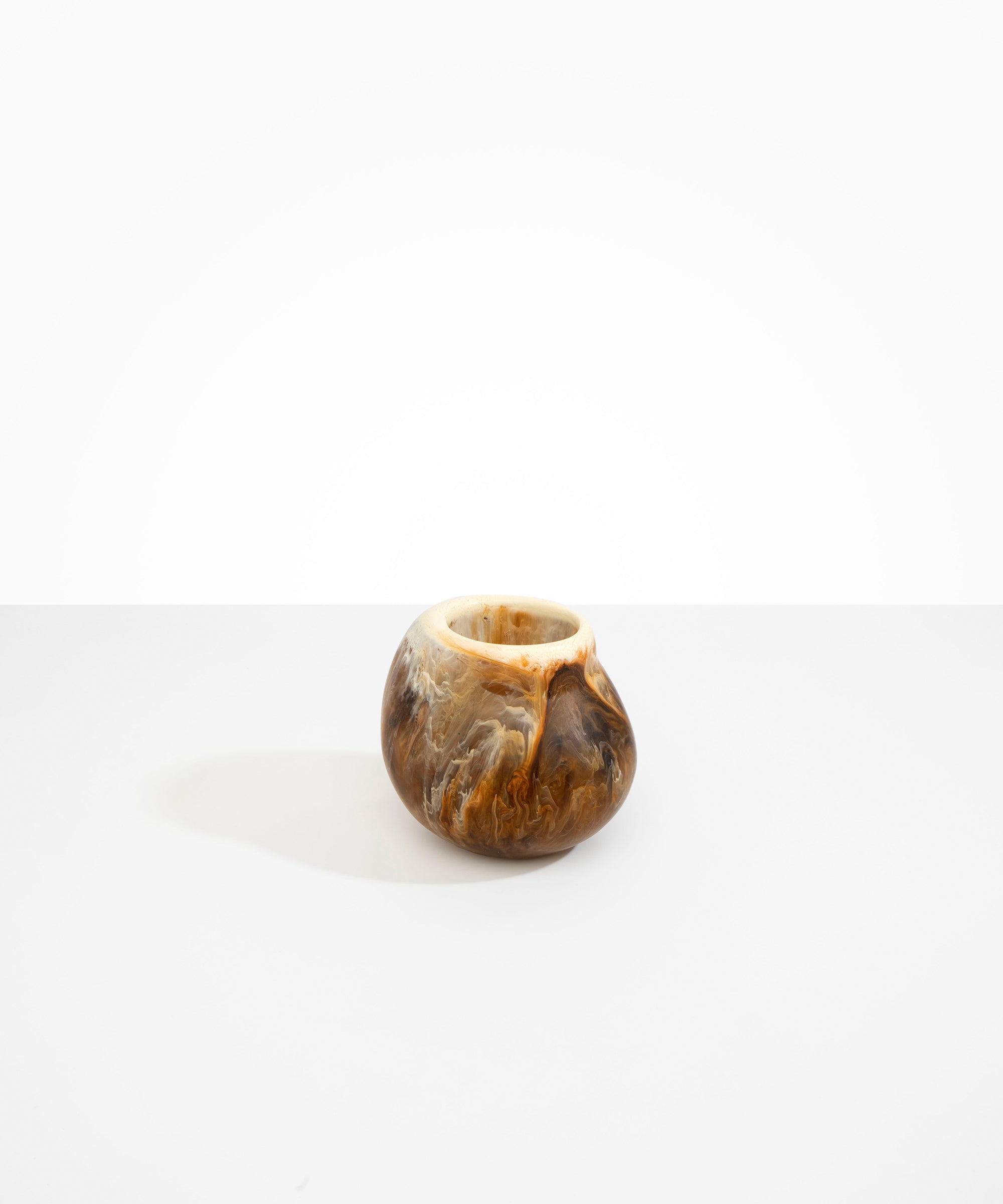 Dinosaur Designs Medium Moss Vase in Light Horn Colour resin..