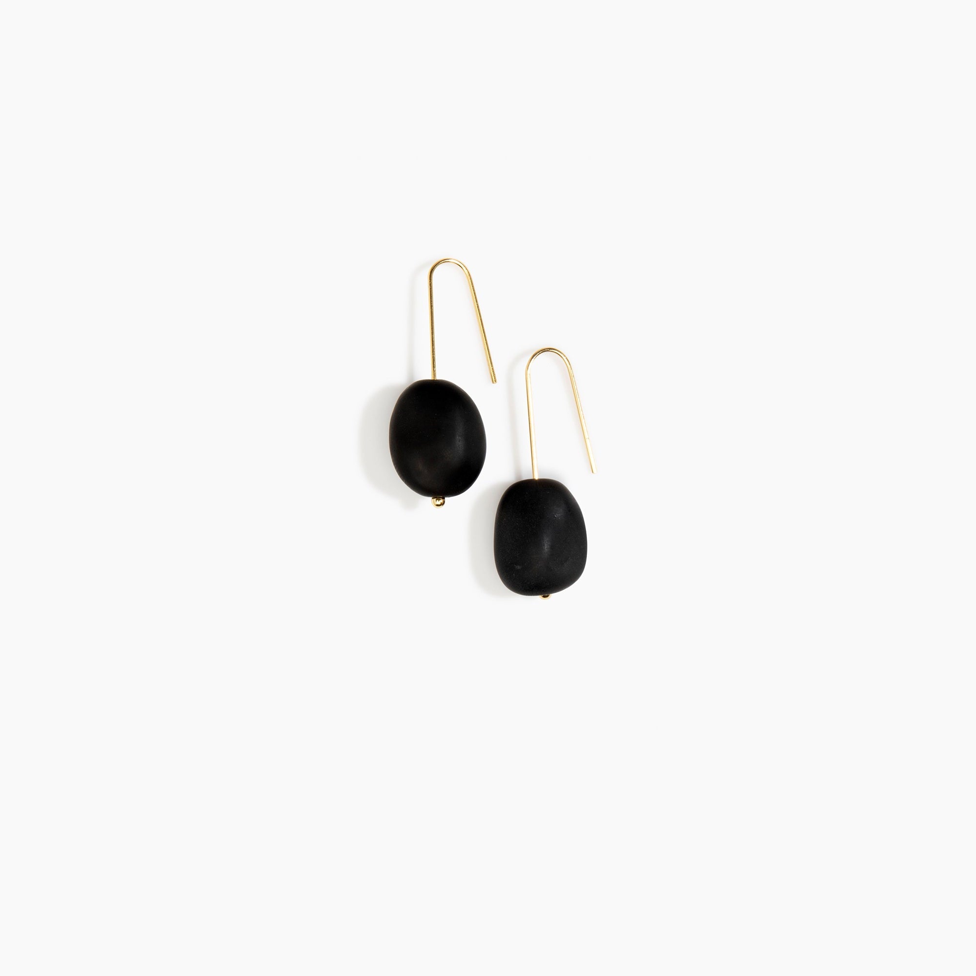 Dinosaur Designs Earth Wire Earrings in Black Colour resin with Gold-Filled Material.