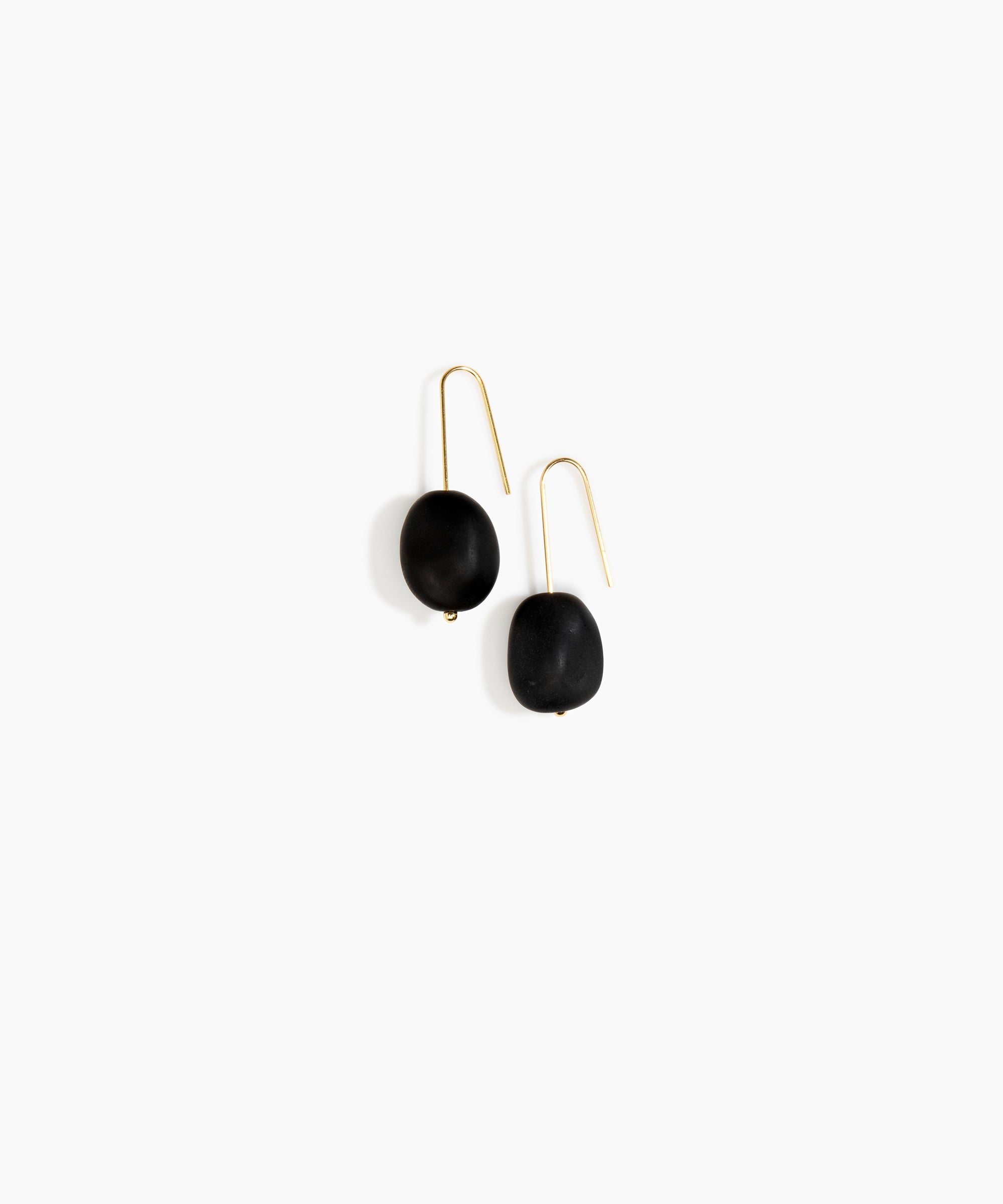 Dinosaur Designs Earth Wire Earrings in Black Colour resin with Gold-Filled Material.