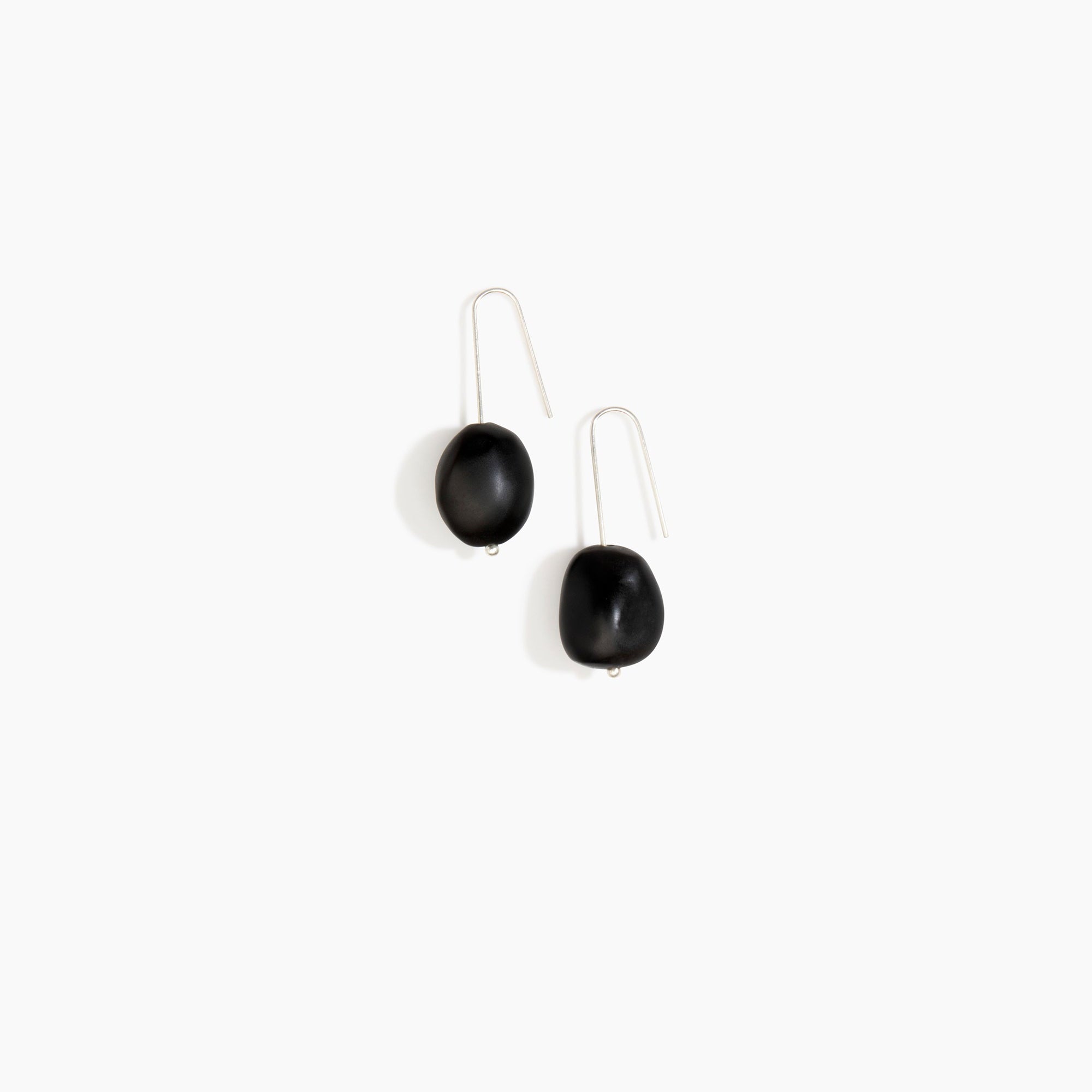 Dinosaur Designs Earth Wire Earrings in Black Colour resin with 925 Sterling Silver Material.