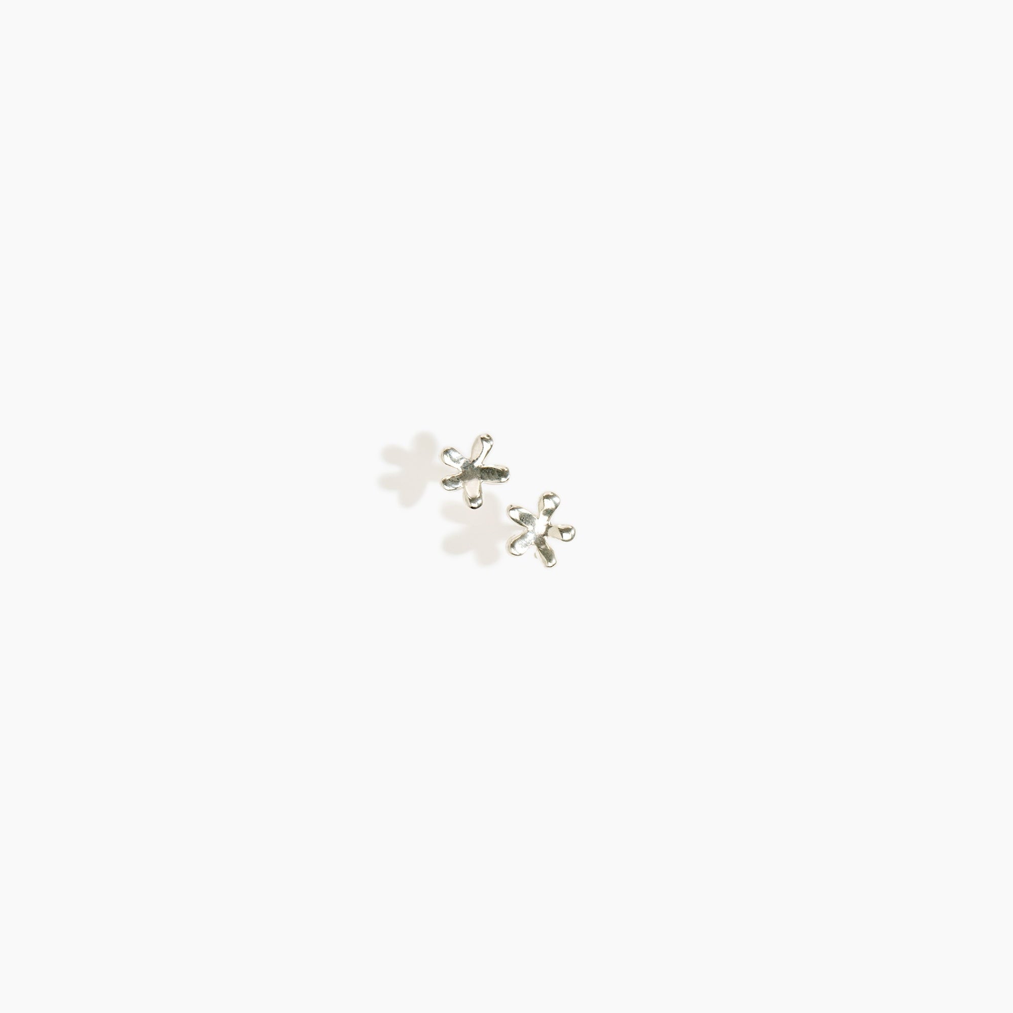 LO Collections Small Daisy Stud Earrings in Silver-Plated Brass Material..