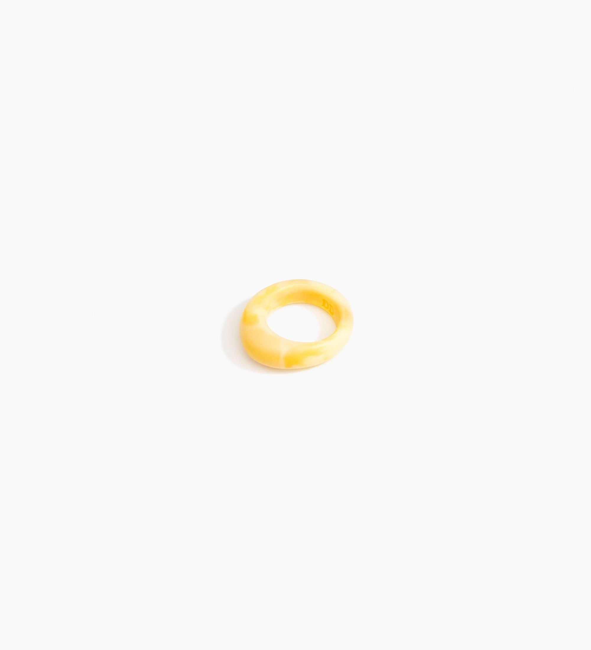 Dinosaur Designs Slate Ring Rings in Daisy Colour resin with Regular Fit