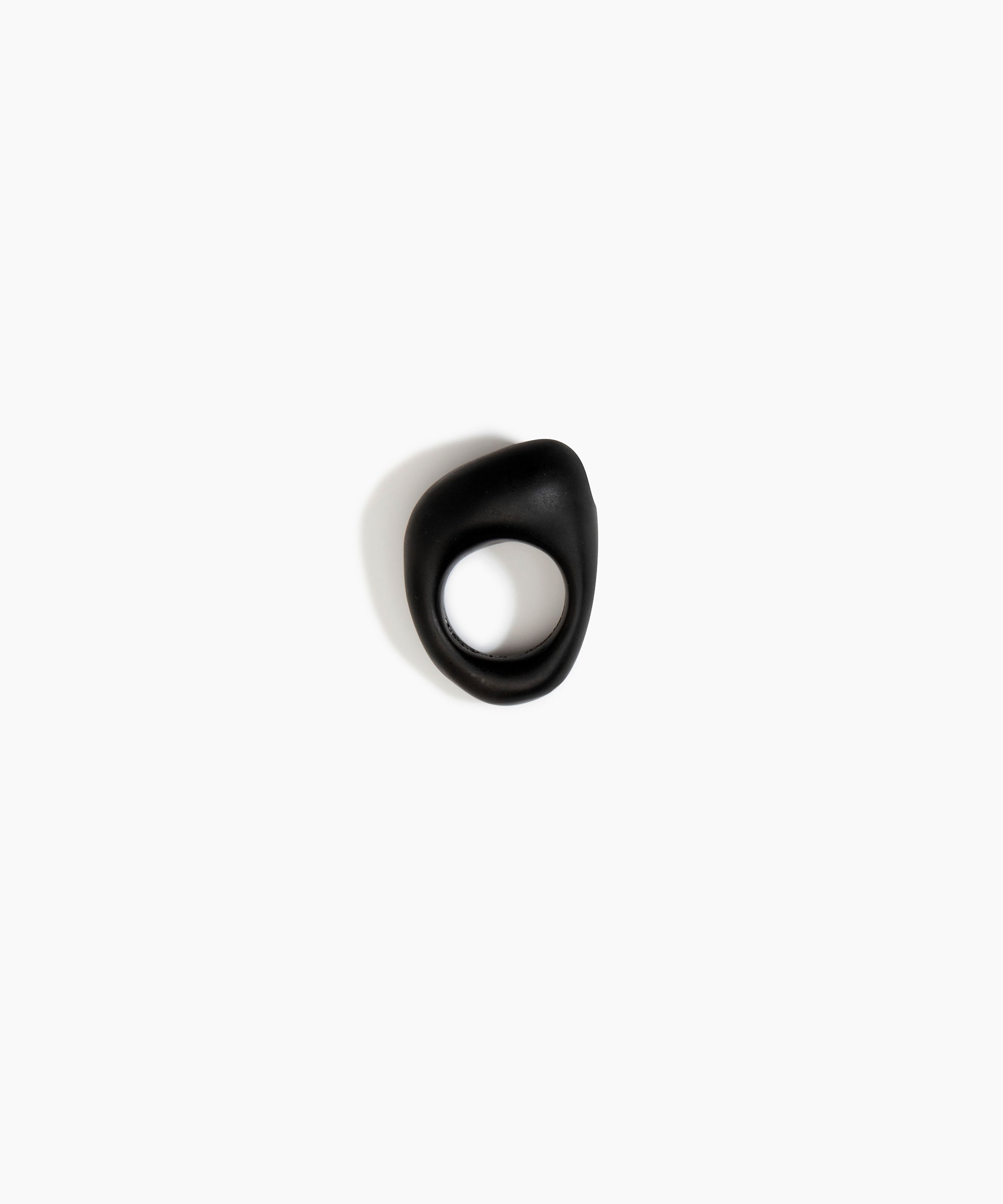Dinosaur Designs RGPLNPEB pebble ring BLACK ..