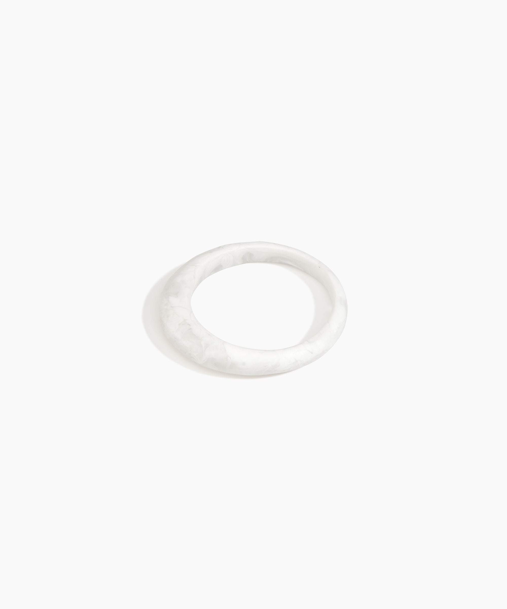 Dinosaur Designs Small Organic Bangle in Snow Swirl Colour resin with Regular Fit