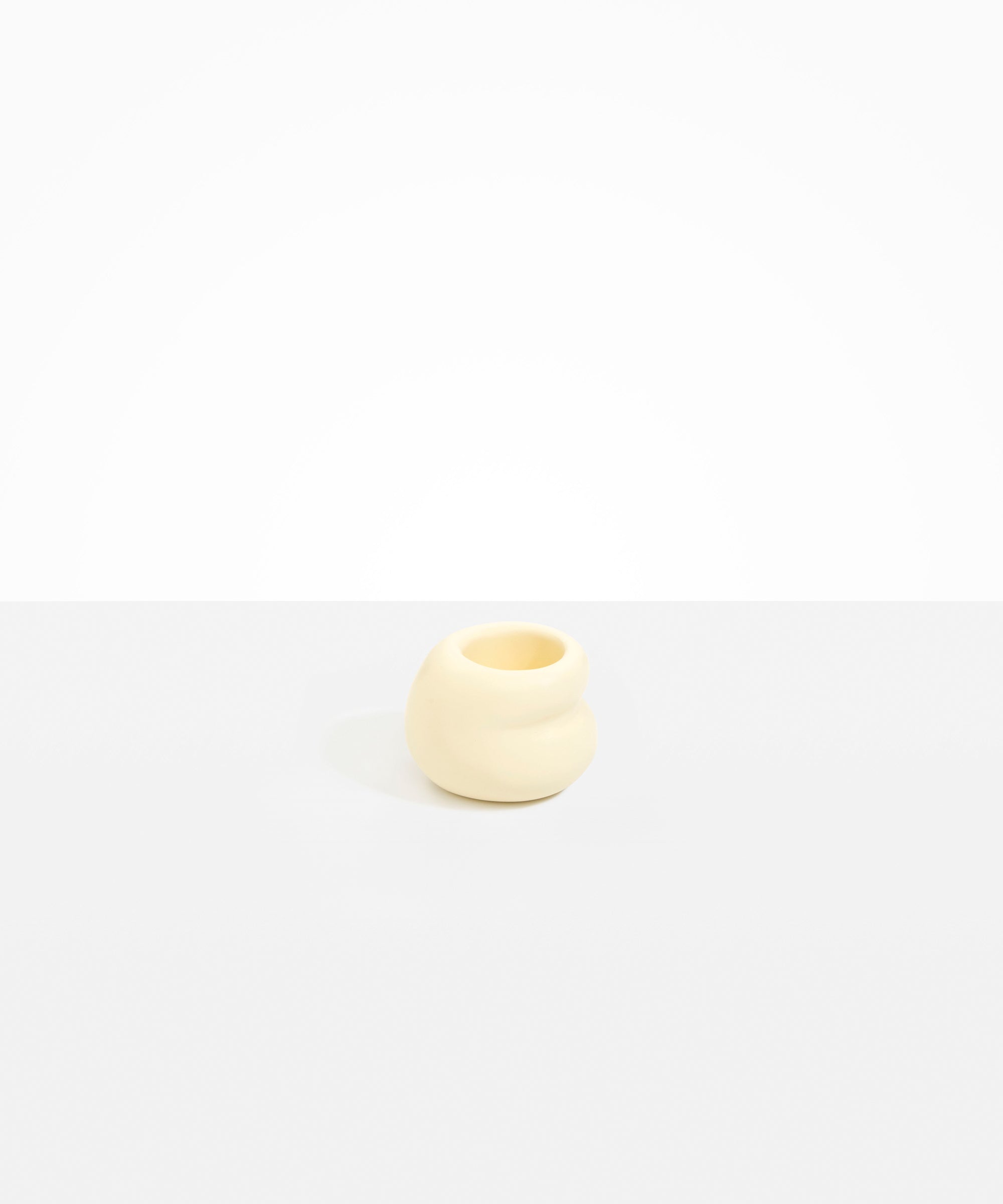 Dinosaur Designs Small Chestnut Vase in Cream Colour resin